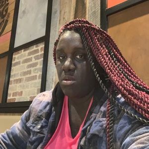 Meet your Posher, Monique